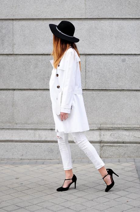 TOTAL WHITE LOOK