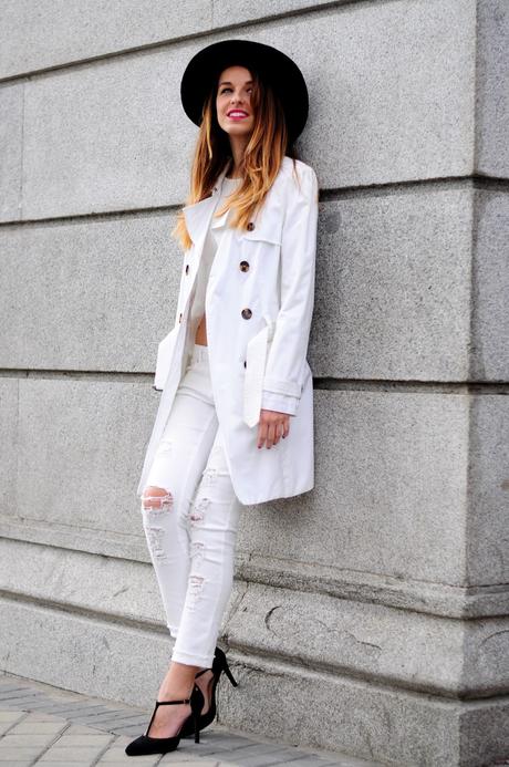 TOTAL WHITE LOOK