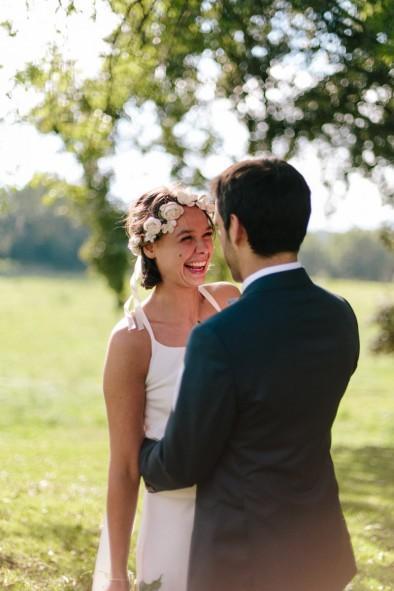 sesión novios boda en el campo en barcelona www.bodasdecuento.com