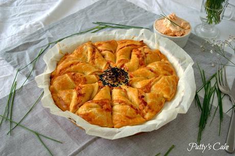 Corona de hojaldre con crema de salmón y queso, una estrella salada en tu mesa