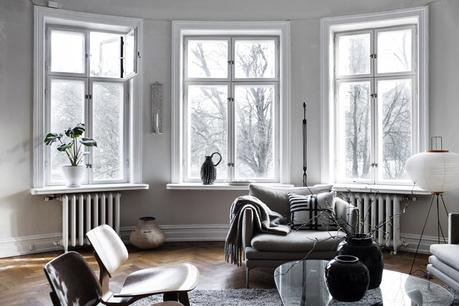 suelos de madera de roble salon de lujo salón comedor nórdico noguchi muebles de diseño nórdico montana estanterías Lujosos muebles de diseño estilo nórdico escandinavo eames blog decoración nórdica 