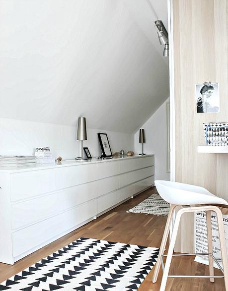 Un dormitorio EN BLANCO Y NEGRO con tocador!