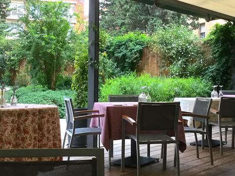 Restaurante DOP, platos de Denominación de Origen Protegida en la zona alta de Barcelona terraza restaurante dop