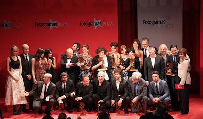 Mario Casas brilla en los premios 'Fotogramas'