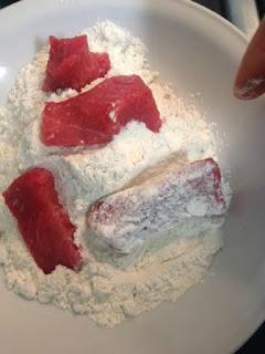 ESTOFADO DE TERNERA CON PATATAS , ZANAHORIAS Y CHAMPIÑONES