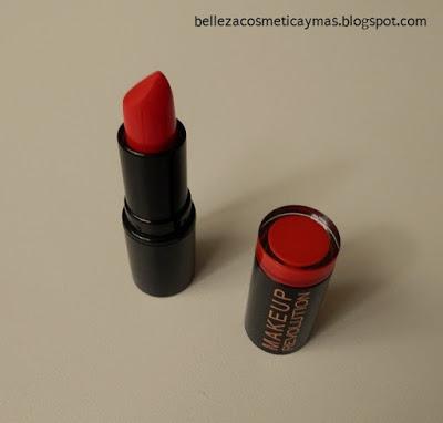 Amazing Lipstick Makeup Revolution (tono Twist)