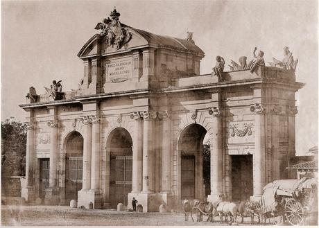 Fotos antiguas: La Puerta de Alcalá en 1857