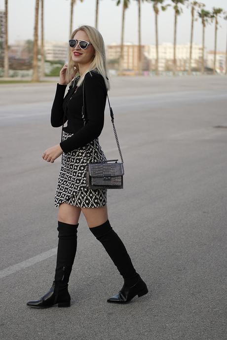 LACE-UP SWEATER