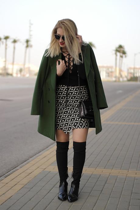 LACE-UP SWEATER