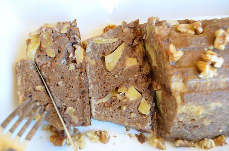 PUDIN DE PAN DE CENTENO CON MANZANA Y NUECES