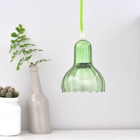 lámpara de vidrio de color verde