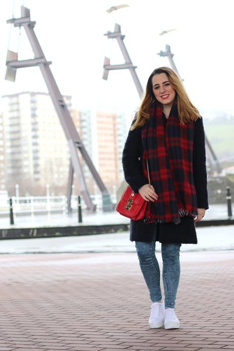 Outfit sportychic con flatforms