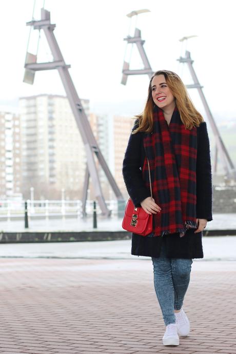 Outfit sportychic con flatforms