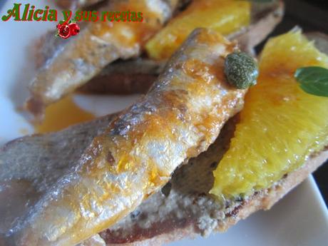 MINI-TOSTAS DE NARANJA CON SARDINAS PICANTONAS