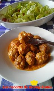 ALBÓNDIGAS CON VERDURAS AL PIMENTÓN