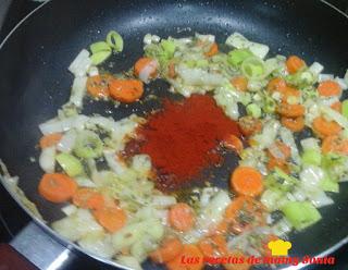 ALBÓNDIGAS CON VERDURAS AL PIMENTÓN