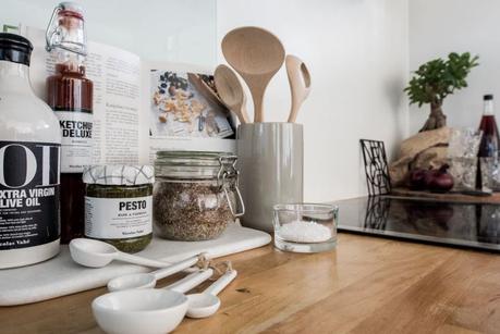 mini piso distribución mini piso decoración Mini piso con isla estilo nórdico escandinavo decoración interiores cocinas pequeñas cocinas nordicas abiertas cocinas blancas blog decoración nórdica 