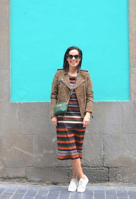 stripes-dress-mango-street-style