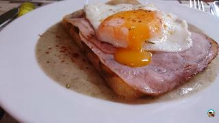 Crema de espárragos con tostada