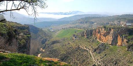 Actividad para este sábado organizada por el I.A.Yoga, paseo por Alhama de Granada con visita a las pozas de aguas termales.