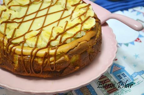 Cheesecake de chocolate blanco con plátano y dulce de leche