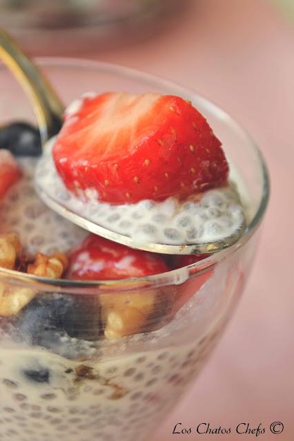 Pudding fit de Chia con frutos del bosque.