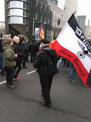 3.000 manifestantes de extrema derecha muestran músculo en Berlín contra los refugiados