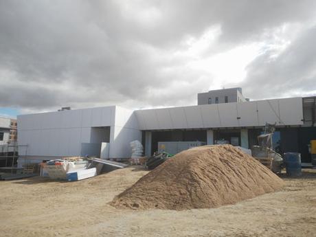 PRIMERAS IMÁGENES DEL MONTAJE DEL COLEGIO INFANTIL DISEÑADO POR A-CERO EN UN MUNICIPIO AL SUR DE MADRID