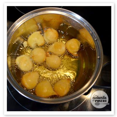 SEMANA SANTA 2016 (I): BUÑUELOS DE VIENTO CON CREMA / EASTER 2016 (I): SWEET FRITTERS WITH PASTRY CREAM