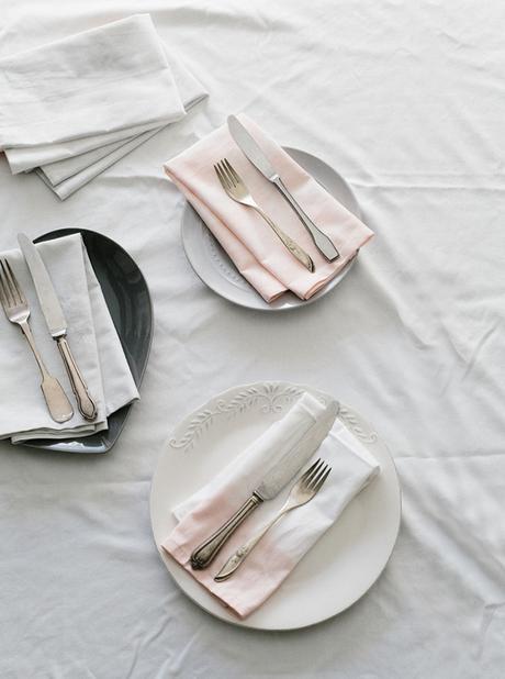DIY: TIÑE tus servilletas blancas y llena de color tu mesa