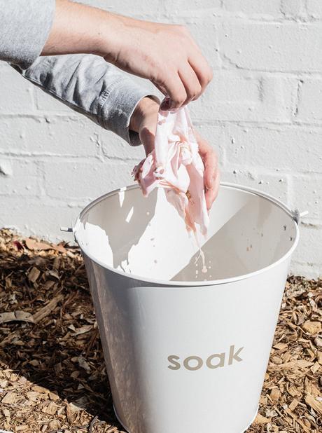 DIY: TIÑE tus servilletas blancas y llena de color tu mesa
