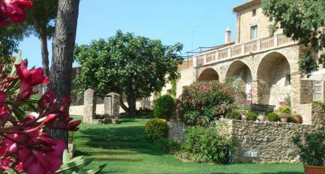 livingBookingExperience