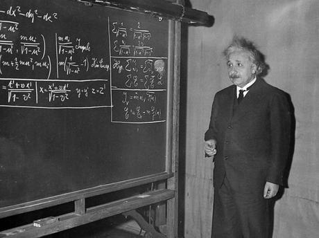 3.1416 Feliz día de π y feliz cumpleaños Einstein