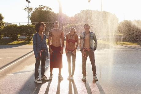 Tommy Hilfiger adora a los influencers de Instagram Tommy Hilfiger, Hilfiger Denim, Hailey Baldwin, Immy Waterhouse, Dynamic Stretch, Devyn Galindo, millennial, Suits and Shirts, Sang Woo Kim, David Bywater,