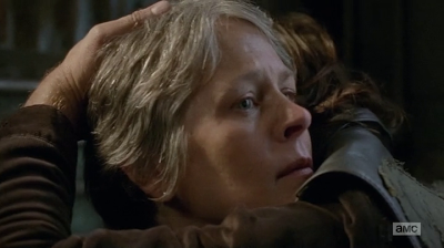 Abrazo de Carol y Daryl, 6x13 de 'The Walking Dead'