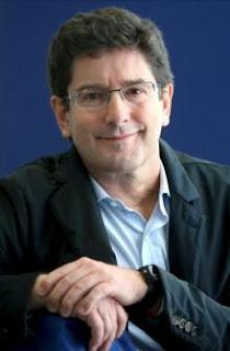 Entrevista Emilio Calderón memoria hombre está besos