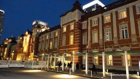 Tokio; los jardines Hamarikyu y los sótanos de la estación de Tokio