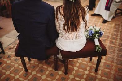 Una boda en la Costa Brava novios iglesia www.bodasdecuento.com