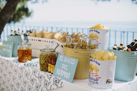 Una boda en la Costa Brava vermut aperitivo boda www.bodasdecuento.com