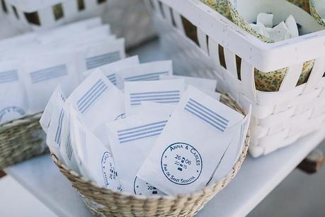 Una boda en la Costa Brava bolsitas arroz ceremonia www.bodasdecuento.com