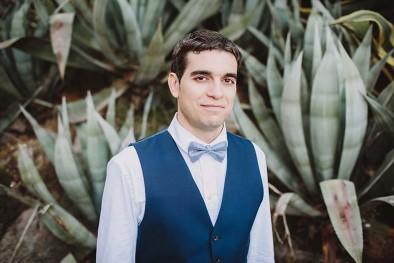 Una boda en la Costa Brava novio boda playa www.bodasdecuento.com