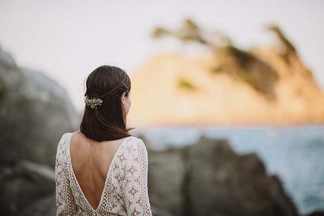 Una boda en la Costa Brava fotos novios en la playa www.bodasdecuento.com