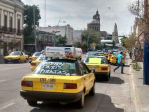 Taxistas. El Informador.