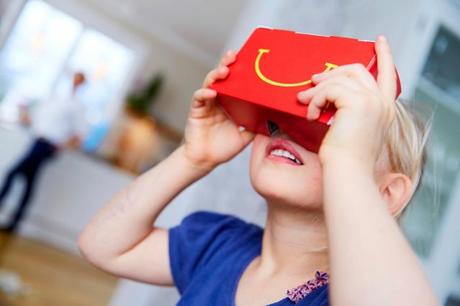 McDonald’s transforma las cajas de los Happy Meal en gafas de realidad virtual happy-goggles-2