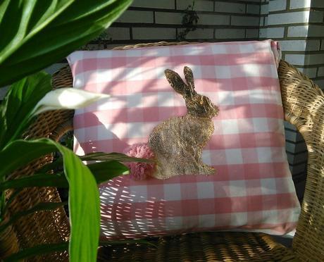 DIY Cojín conejo de Pascua con pan de oro