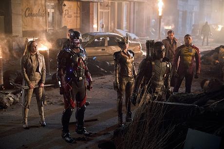 LEGENDS OF TOMORROW -TEMPORADA 1- STAR CITY 2046