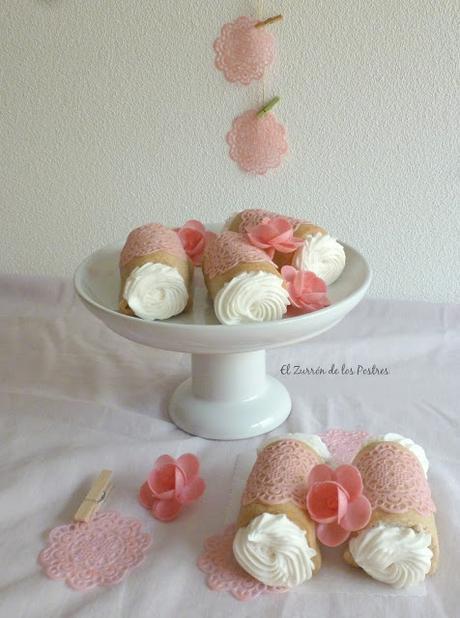 Cañas de Galleta con Encaje rellenas de Chantilly. Pascua'16