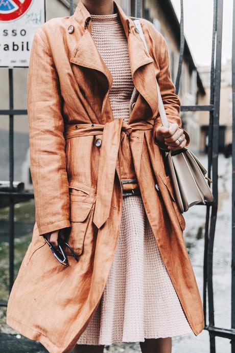 Armani-Trench_Coat-Pink_Dress-Chanel_Slingbacks-Celine_Box_Bag-Outfit-Milan_Fashion_Week-Street_Style-4