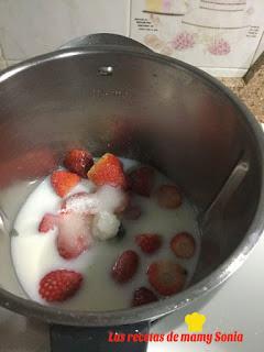 BATIDO DE FRESAS SENCILLO EN THERMOMIX