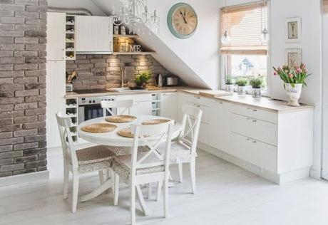 UN ÁTICO NÓRDICO A LA VEZ QUE ROMÁNTICO UN ÁTICO NÓRDICO A LA VEZ QUE ROMÁNTICO